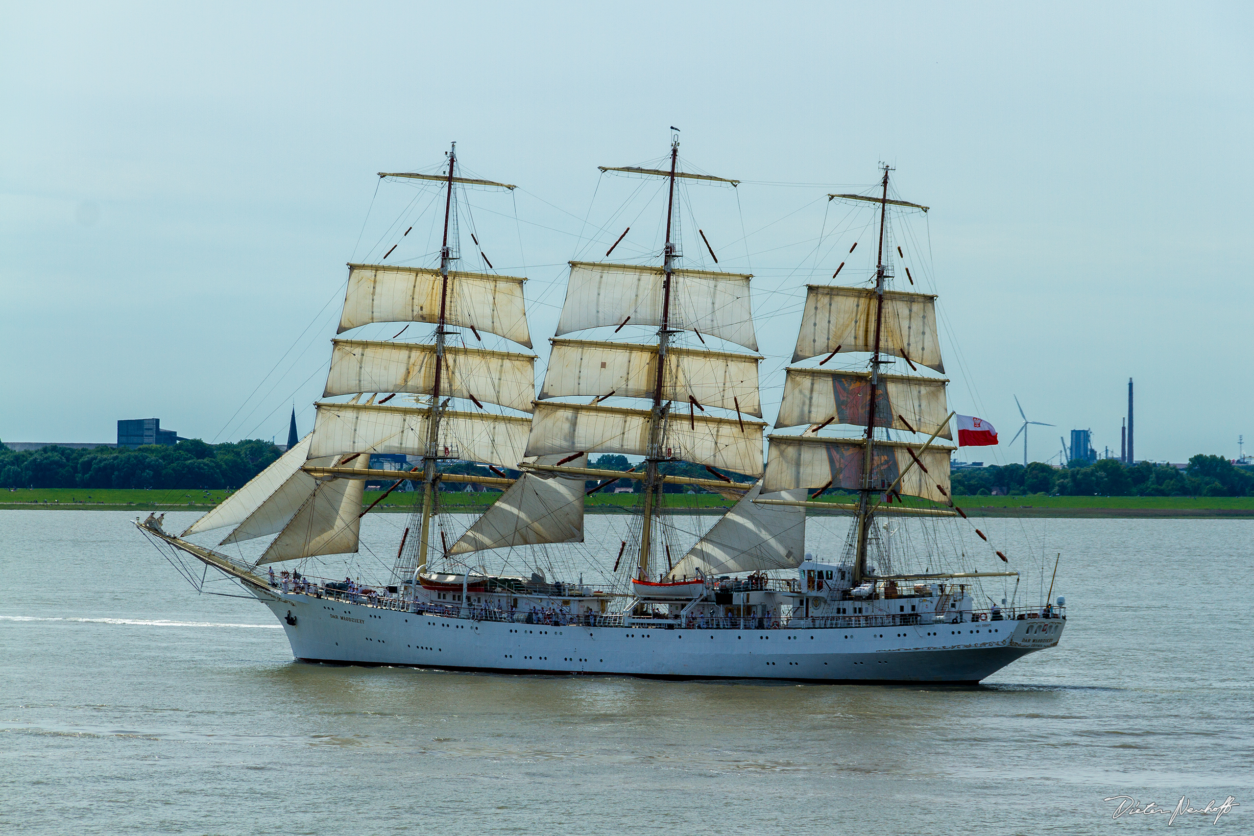 Sail 2015 - "Dar Mlodziezy"