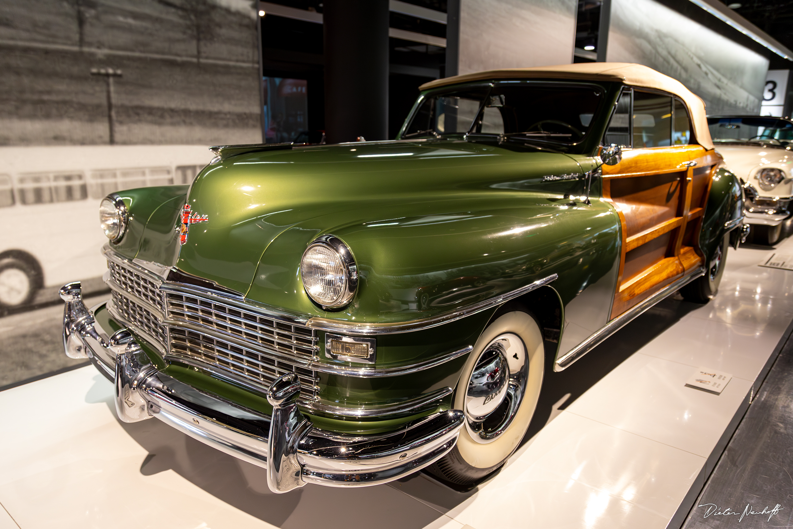 Automuseum Shanghai - Chrysler Town & Country (1948)