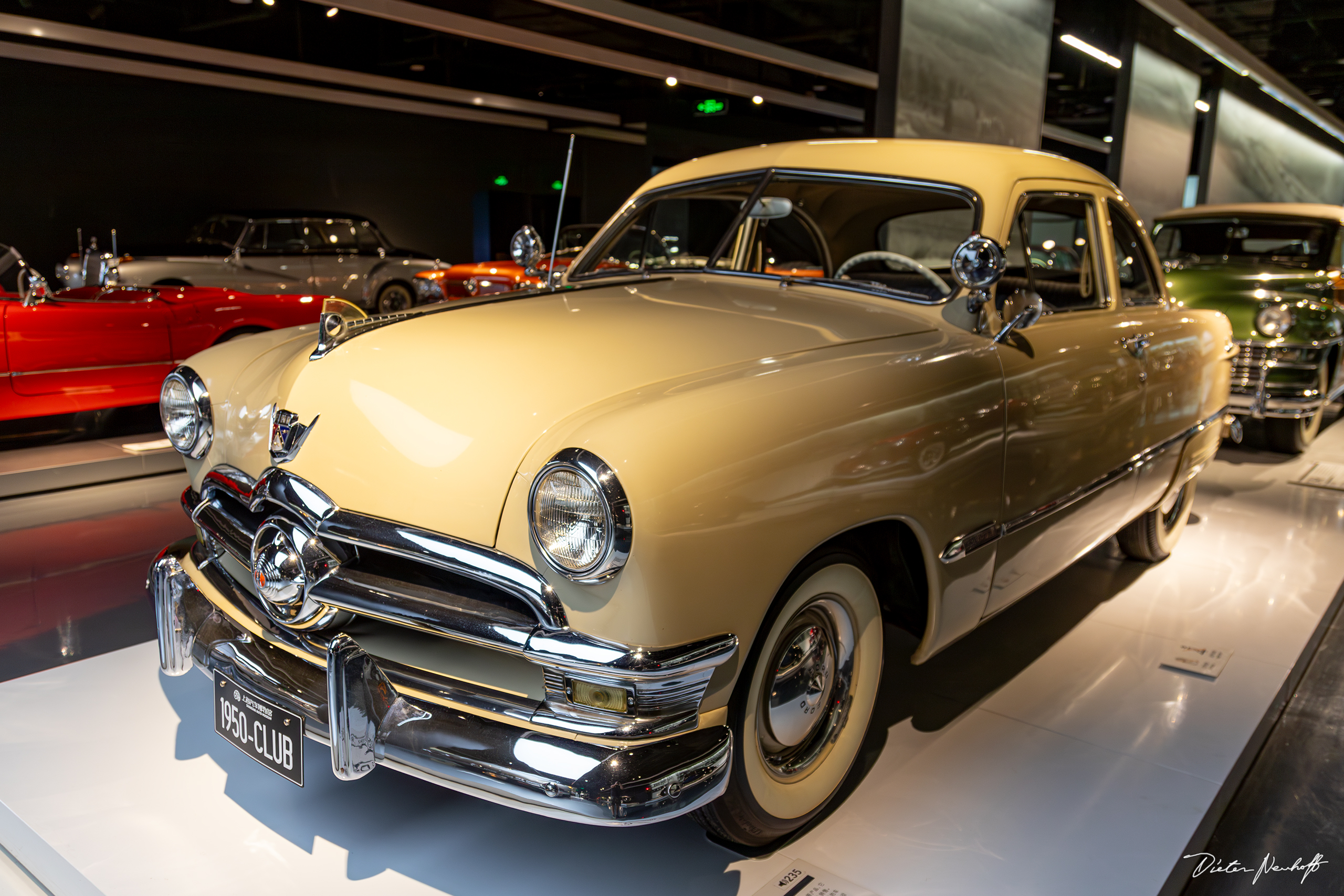 Automuseum Shanghai - Ford Custom Deluxe (1950)