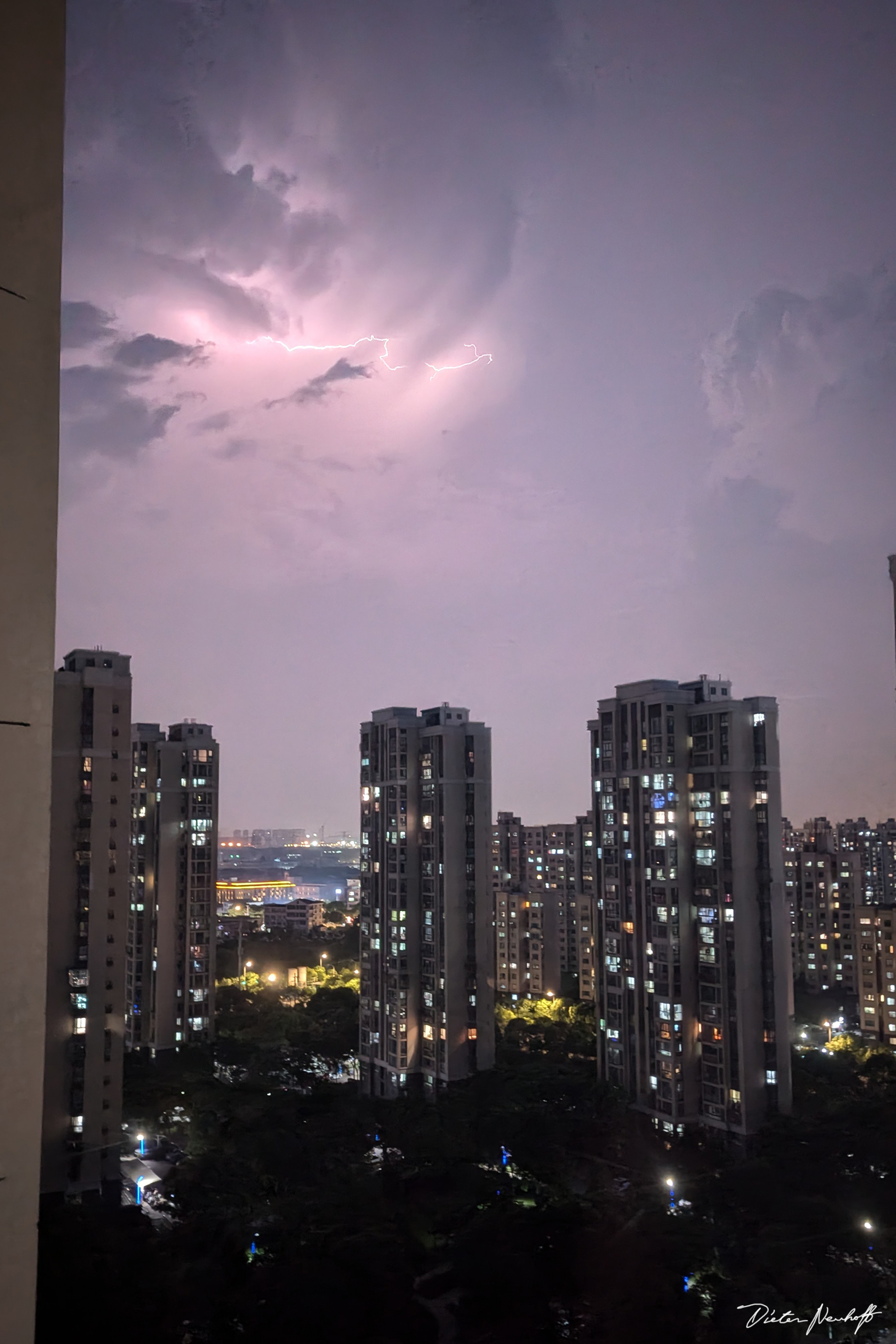 Shanghai - Sommergewitter – viele Blitze, wenig Donner, kein Regen