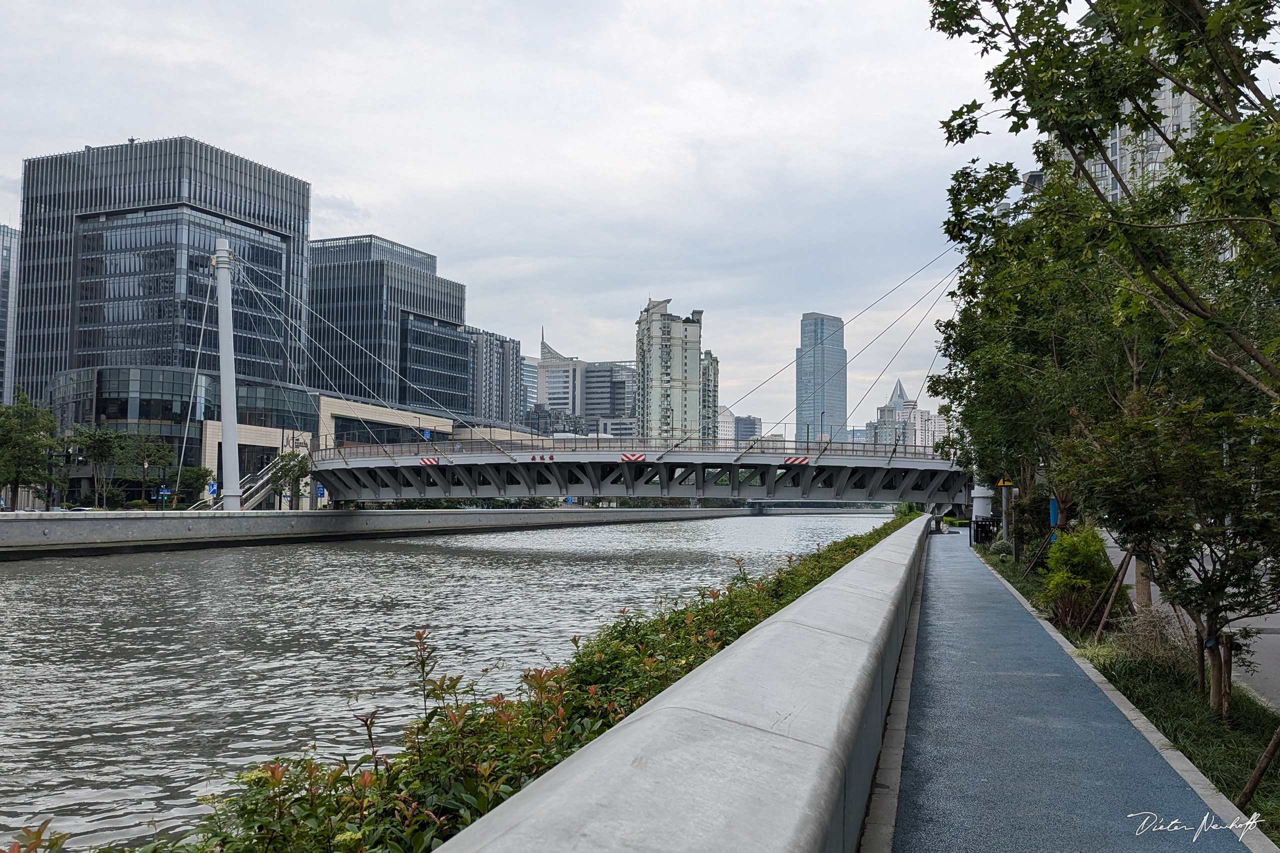 Shanghai - Fußgängerbrücke über den Suzhou Creek