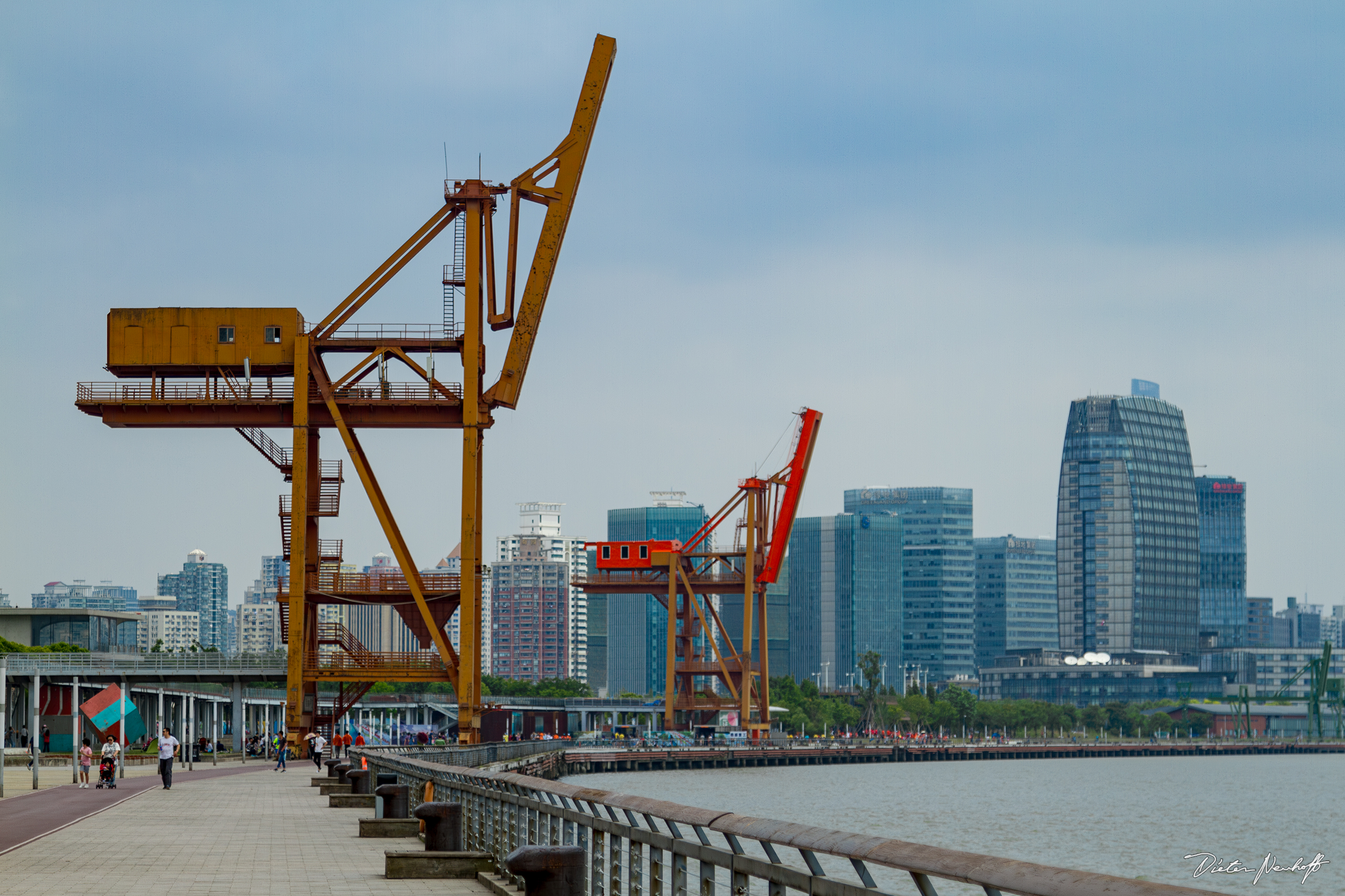 Shanghai - Kräne am West Bund